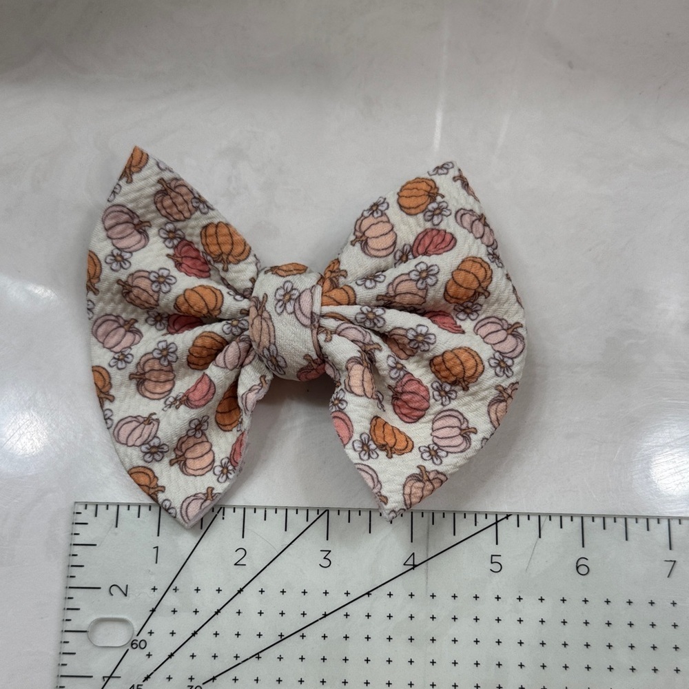 Leopard, Pumpkin, Christmas, and Orange Handcrafted Bow Set - Picture 8 of 9